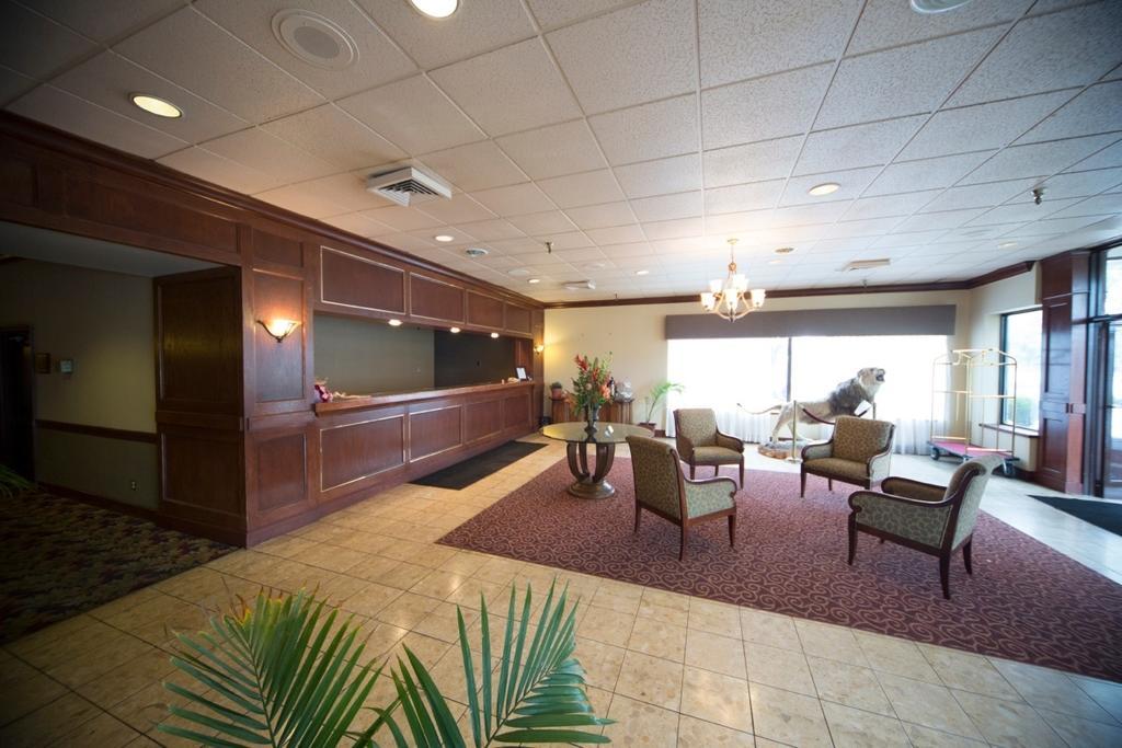 Boarders Inn And Suites - Marion Bagian luar foto