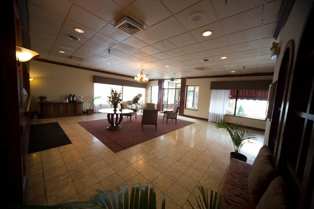 Boarders Inn And Suites - Marion Bagian luar foto