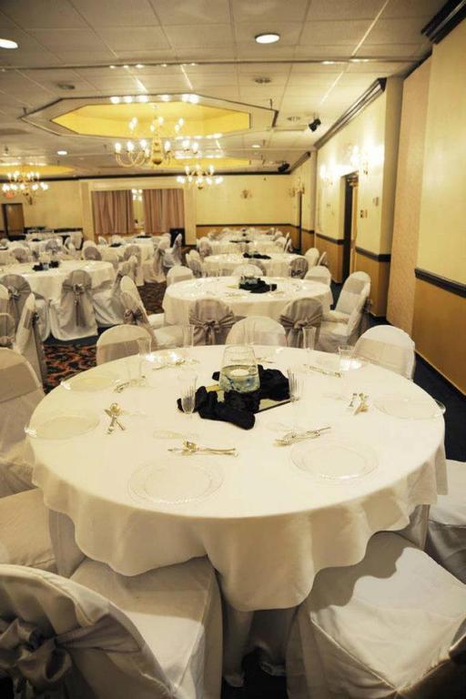 Boarders Inn And Suites - Marion Bagian luar foto